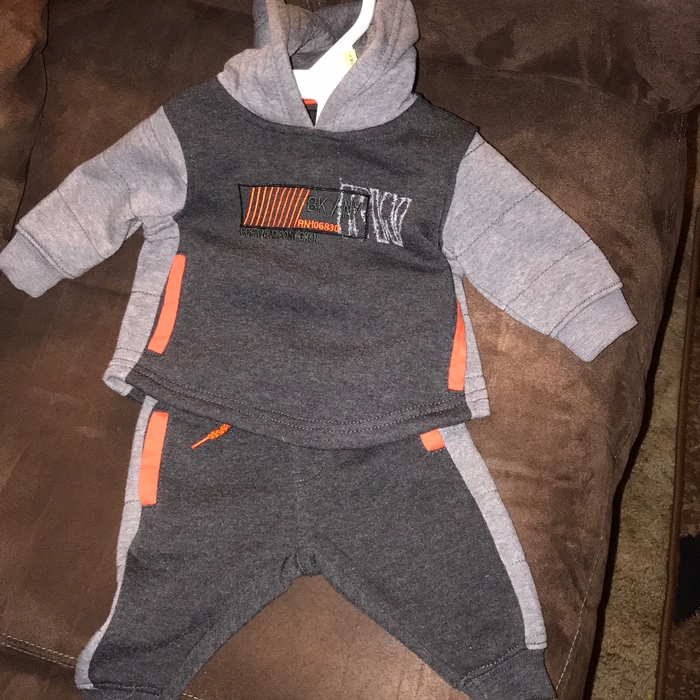RocaWear  hooded sweatsuit
